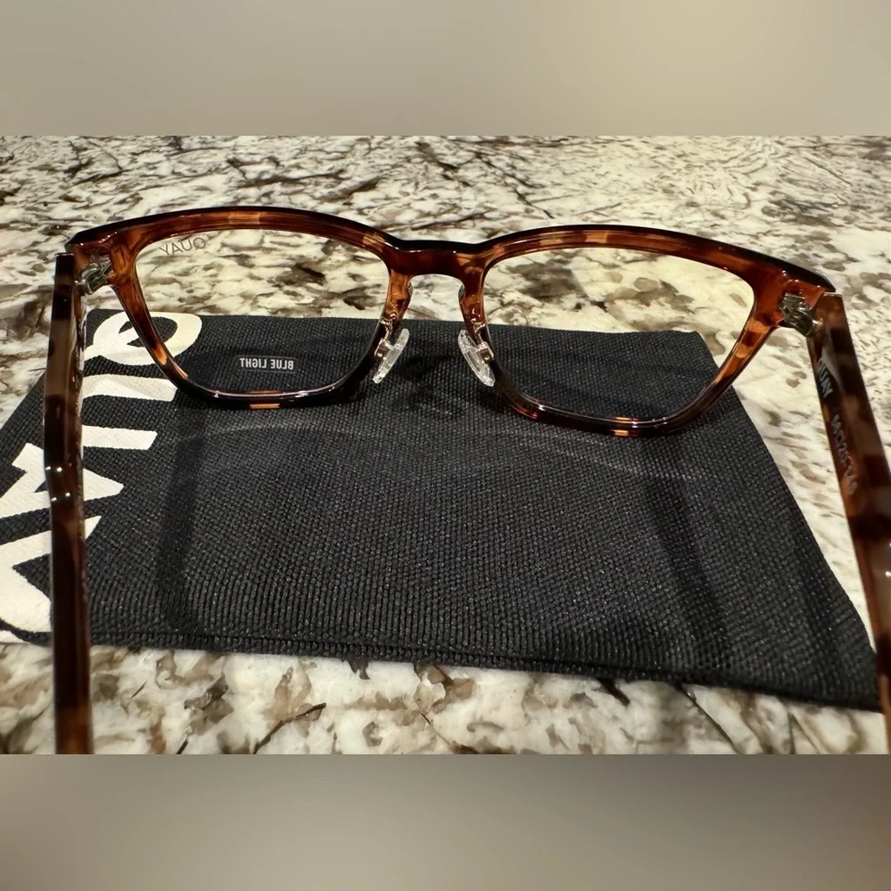Quay Australia brand new